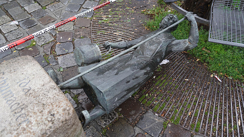 Bilder vom Viktualienmarkt: Feuerwehr und Mitarbeiter des Kommunalen Außendienstes waren vor Ort.
