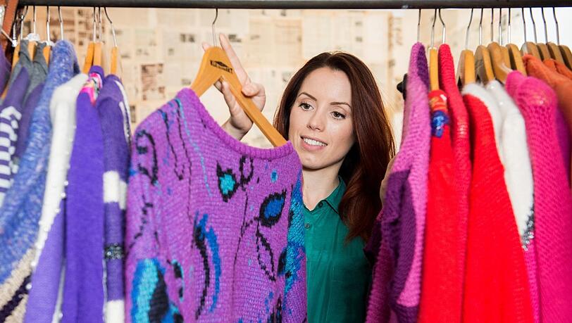 Second-Hand-Mode ist ein klassisches Beispiel für eine Wirtschaft, in der Produkte geteilt und verliehen werden.