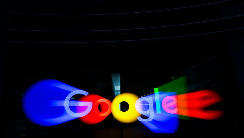 Google will testen, ob Chips des Konzerns den widrigen Bedingungen in einem Rechenzentrum im All standhalten können. (Archivbild) Google will testen, ob Chips des Konzerns den widrigen Bedingungen in einem Rechenzentrum im All standhalten können. (Archivbild)