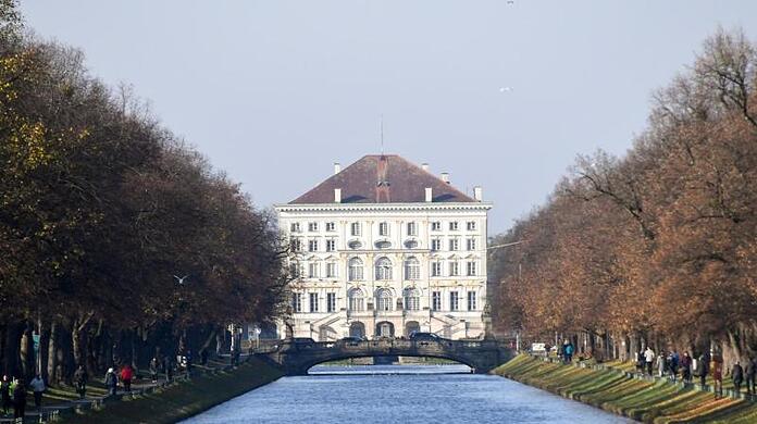 Das Nymphenburger Schloss und der dazugehörige Kanal gehören zu den beliebtesten Sehenswürdigkeiten in München. (Archivbild)