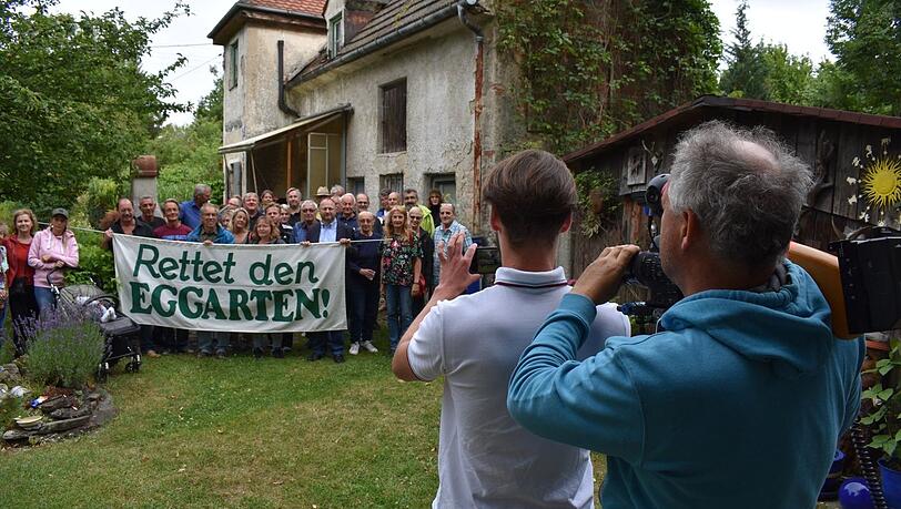 2019 filmt hier der Bayerische Rundfunk den Kampf ums Paradies in der Lerchenau. 2019 filmt hier der Bayerische Rundfunk den Kampf ums Paradies in der Lerchenau.