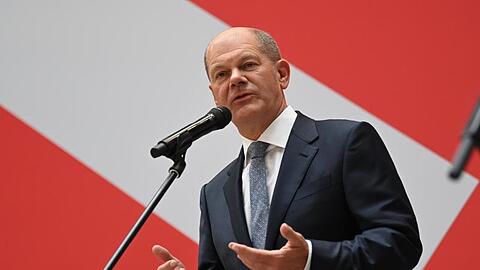 Olaf Scholz, Kanzlerkandidat der SPD, trifft mit seiner Partei zu Sondierungsgesprächen mit der FDP zusammen.