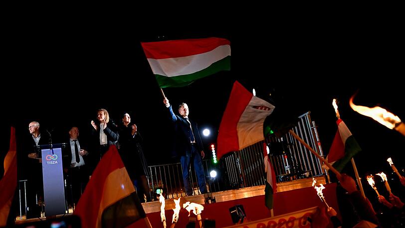 Mit dem Wahlsieg seiner Tisza-Partei beendet Peter Magyar die Ära des Langzeit-Herrschers Viktor Orban. Mit dem Wahlsieg seiner Tisza-Partei beendet Peter Magyar die Ära des Langzeit-Herrschers Viktor Orban.