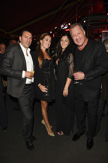 Ugo Crocamo mit Freundin Melanie Fischer und Hugo Bachmaier mit seiner Freundin Nina