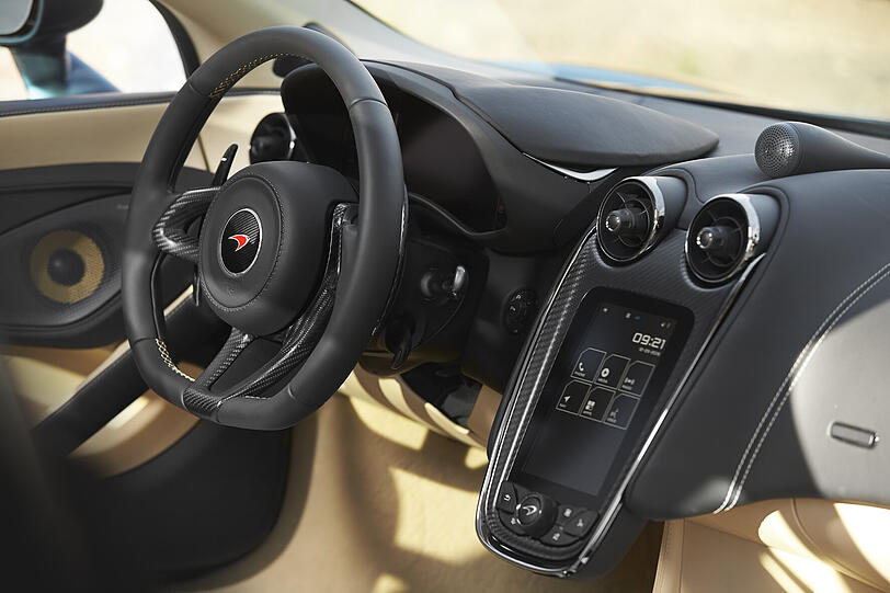 Edle Materialien und gute Verarbeitungsqualität: Die Sportwagen von McLaren werden mit einem hohem Anteil an Handarbeit gefertigt.