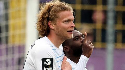 Zwei Verlängerungskandidaten, die 1860 nicht verlieren möchte: Jesper Verlaat (l.) und Joseph Boyamba.