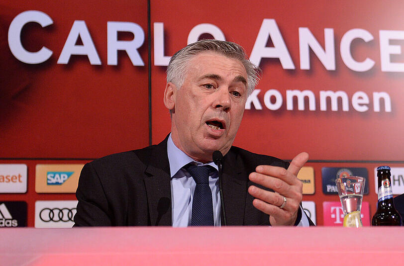Benvenuto, willkommen, Carlo Ancelotti. Rund 100 Journalisten verfolgen die Pressekonferenz des neuen Trainers.
