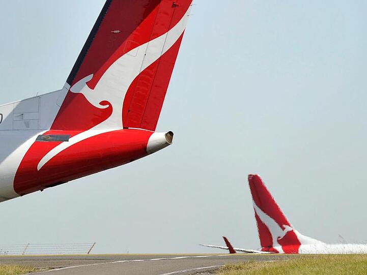 Die australische Fluggesellschaft Qantas will mehrere baugleiche Flugzeuge einer Inspektion unterziehen.
