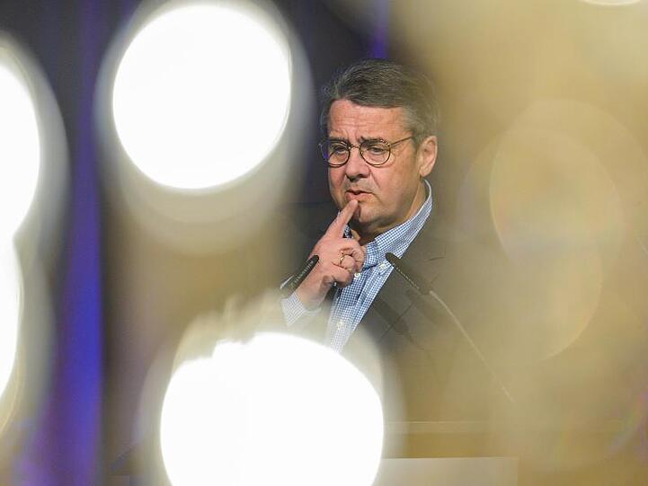 Mehrere SPD-Bundestagsabgeordnete forderten, den früheren Parteichef Sigmar Gabriel wieder enger einzubinden.