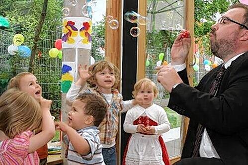 Personal-Vorstand Siegfried Russwurm bei der Eröffnung.