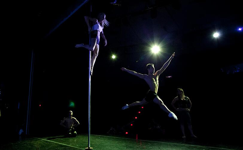 Die besten Stangentänzer treffen sich bei den südamerikanischen Pole Dance Meisterschaften.