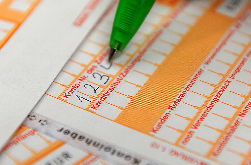 In Poing entstand einem Unternehmen durch eine Überweisung an Betrüger ein Millionenschaden.