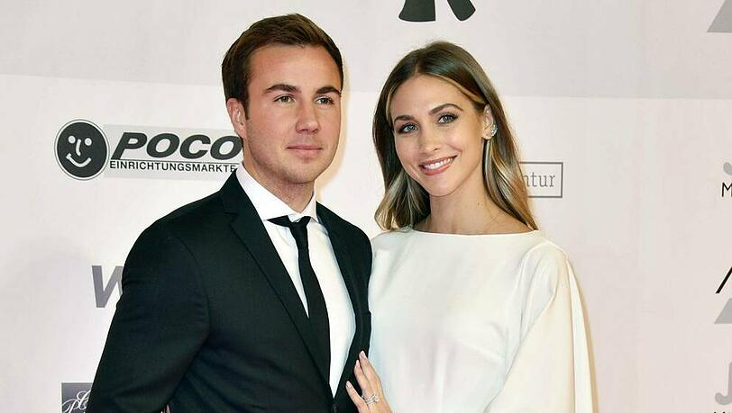 Mario und Ann-Kathrin Götze genießen die ersten Tage mit ihrem Nachwuchs Mario und Ann-Kathrin Götze genießen die ersten Tage mit ihrem Nachwuchs