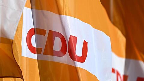 In der CDU ist strittig, wie groß die Rolle sein soll, die die Parteibasis bei dem anstehenden Generationenwechsel spielt.