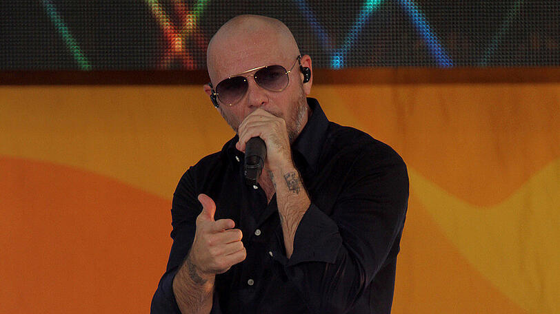Rapper Pitbull während eines seiner vielen Konzerte