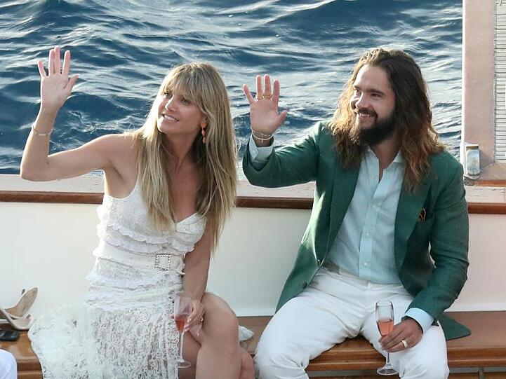 Heidi Klum und Tom Kaulitz haben auf einer Jacht vor Capri Hochzeit gefeiert.