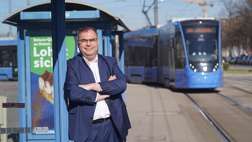 Ingo Wortmann an der MVG Haltestelle Borstei. Ingo Wortmann an der MVG Haltestelle Borstei.