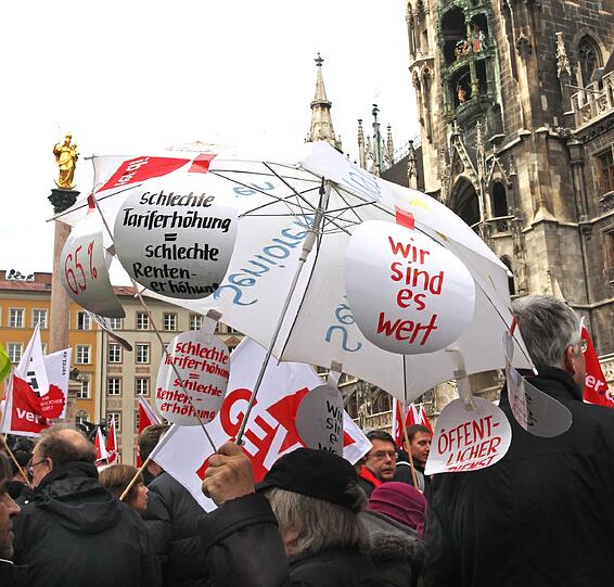 6,5 Prozent mehr Lohn: Die Bilder von der Demo auf dem Marienplatz