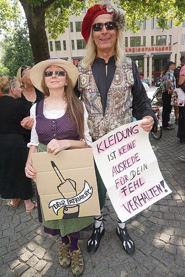 Beim Slutwalk wird in München und vielen anderen Städten gegen sexuelle Unterdrückung demonstriert: Hier die Bilder vom Sendlinger Tor.
