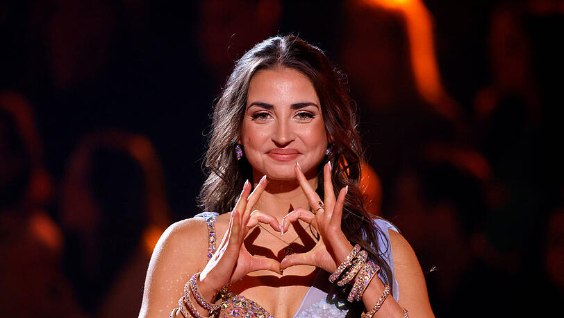 "Let's Dance"-Profi-Tänzerin Ekaterina Leonova hält ihr Liebesleben sonst eher geheim. Aber jetzt macht die TV-Bekanntheit klare Andeutungen...