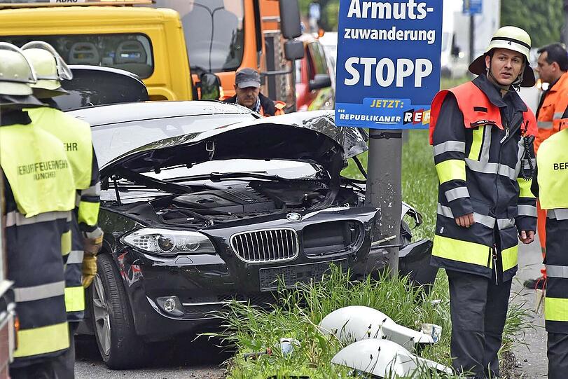 Stau am Isarring nachdem eine Audifahrerin beim Spurwechsel am Dienstagmorgen einen BMW abgedrängt hat