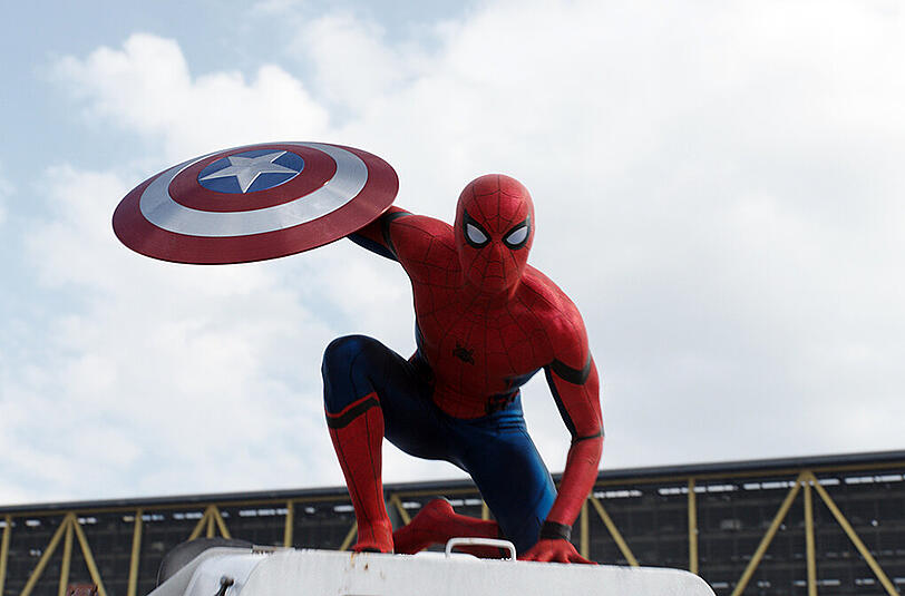 "The First Avenger: Civil War" - Das Comic-Duell der Superlative ist ab jetzt im Kino. Erste Impressionen aus dem Blockbuster sehen Sie hier.