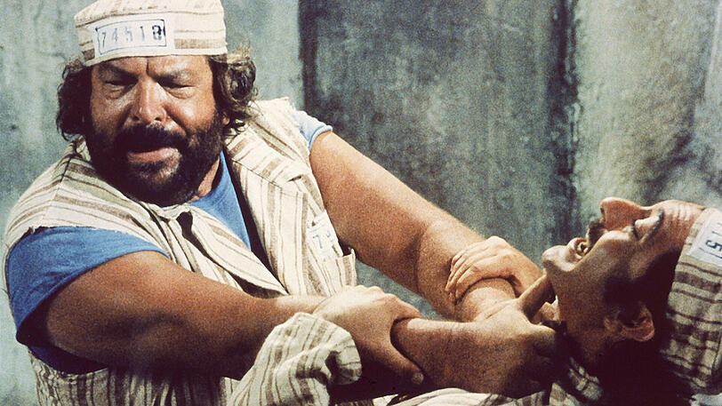 Nur im Film eine Kämpfernatur: Privat lehnte Bud Spencer jegliche Form von Gewalt ab. In "Banana Joe" muss er Verbrechern im südamerikanischen Dschungel an die Gurgel.