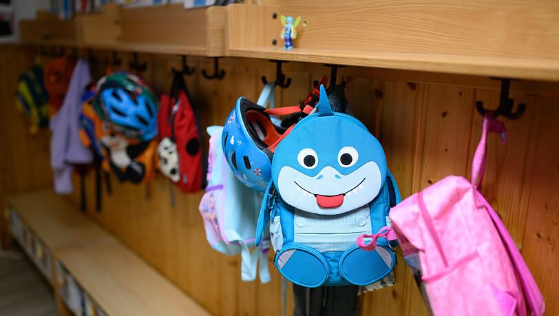 Bayerns Kita-Landschaft hat ein Geldproblem. Der St&auml;dtetag warnt vor einer dauerhaften Schieflage und sieht auch die Eltern in der Pflicht. (Symbolbild)