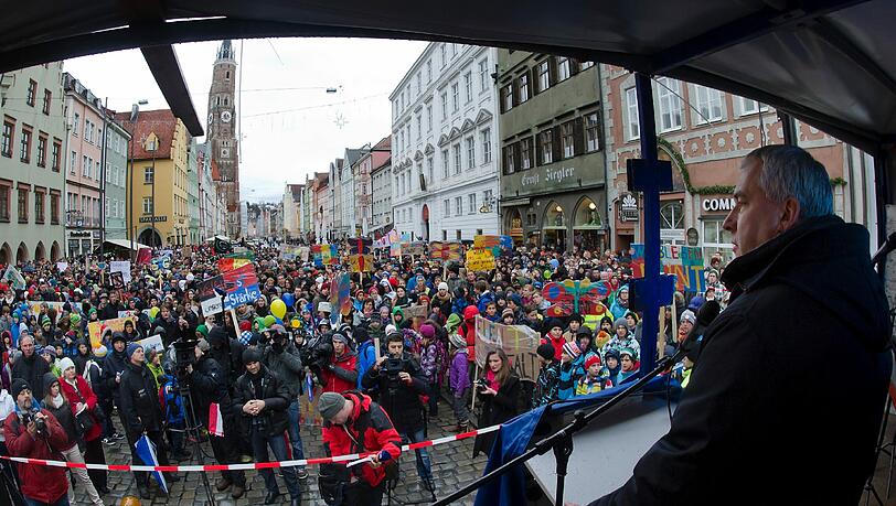 Die Schüler engagierten siche gegen Rechte Gewalt in Deutschland. Die Schüler engagierten siche gegen Rechte Gewalt in Deutschland.