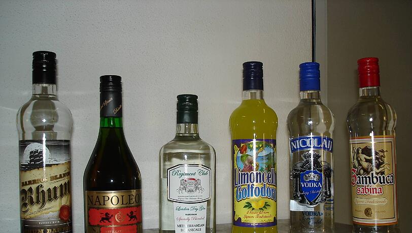 Von "Napoleon"-Weinbrand bis "Nikolaij"-Wodka: Die Pallette der geschmuggelten Spirituosen war groß. Von "Napoleon"-Weinbrand bis "Nikolaij"-Wodka: Die Pallette der geschmuggelten Spirituosen war groß.