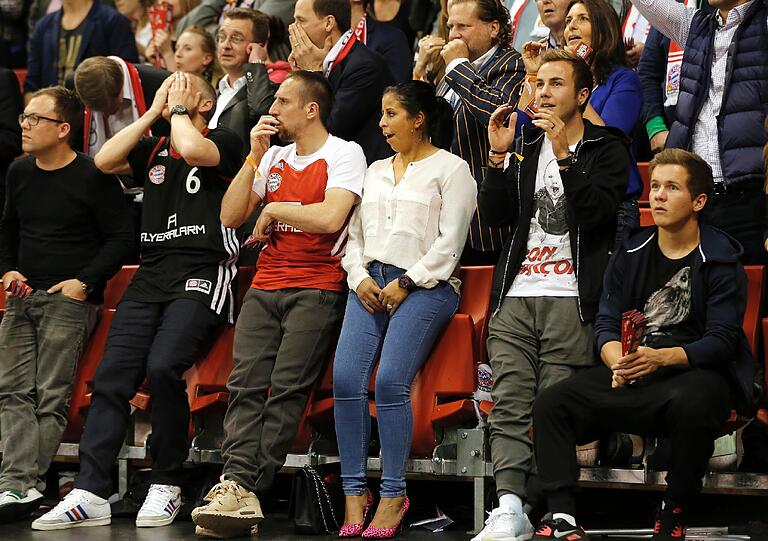 Weitere Fotos von den Fußball-Profis im Audi-Dome.