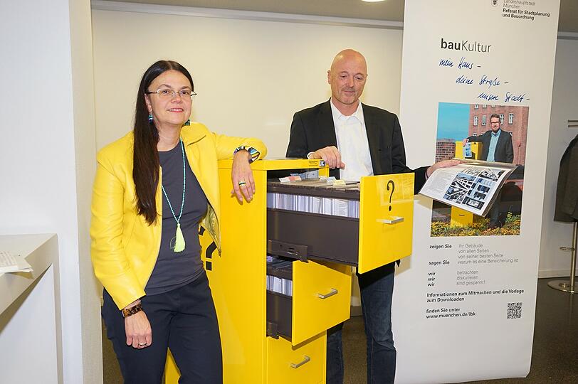 Stadtbaurätin Elisabeth Merk und Thomas Rehn von der Lokalbaukommission.