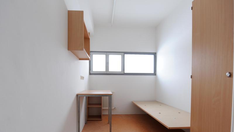 Eine Gefängniszelle in der Justizvollzugsanstalt Stadelheim. Foto: Tobias Hase/Archivbild Eine Gefängniszelle in der Justizvollzugsanstalt Stadelheim. Foto: Tobias Hase/Archivbild