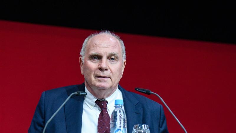Uli Hoeneß, Vereinspräsident von FC Bayern, begrüßt die Vereinsmitglieder zur Jahreshauptversammlung. Foto: Matthias Balk Uli Hoeneß, Vereinspräsident von FC Bayern, begrüßt die Vereinsmitglieder zur Jahreshauptversammlung. Foto: Matthias Balk