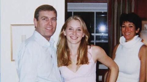 Auf dem berüchtigten Foto ist Andrew (links) mit Epstein-Opfer Virgina Giuffre (Mitte) zu sehen. (Archivfoto)