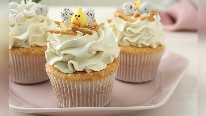 Diese Cupcakes sind fix dekoriert.