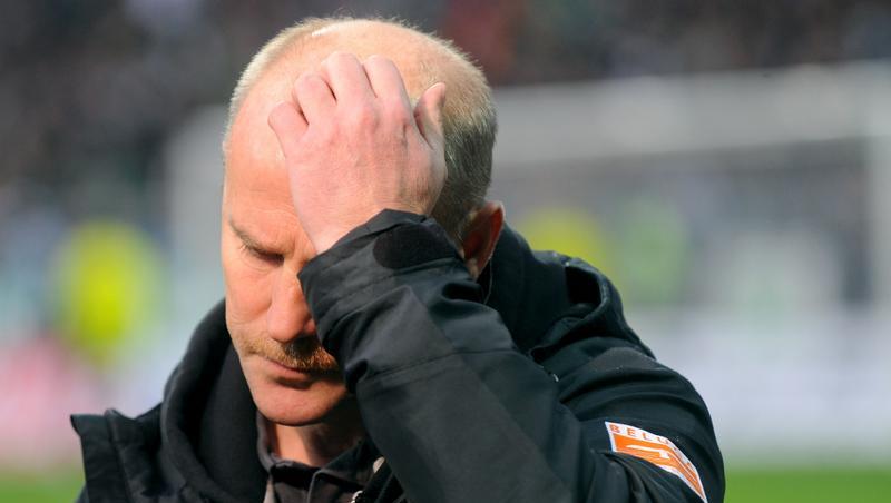 Ist seine Zeit in Bremen abgelaufen? Werder-Coach Thomas Schaaf. Ist seine Zeit in Bremen abgelaufen? Werder-Coach Thomas Schaaf.