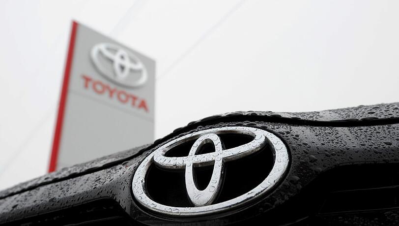 Toyota kämpft seit Jahren immer wieder mit technischen Problemen. Schon zwischen 2009 und 2011 musste der japanische Autohersteller eine große Rückrufaktion starten. Toyota kämpft seit Jahren immer wieder mit technischen Problemen. Schon zwischen 2009 und 2011 musste der japanische Autohersteller eine große Rückrufaktion starten.