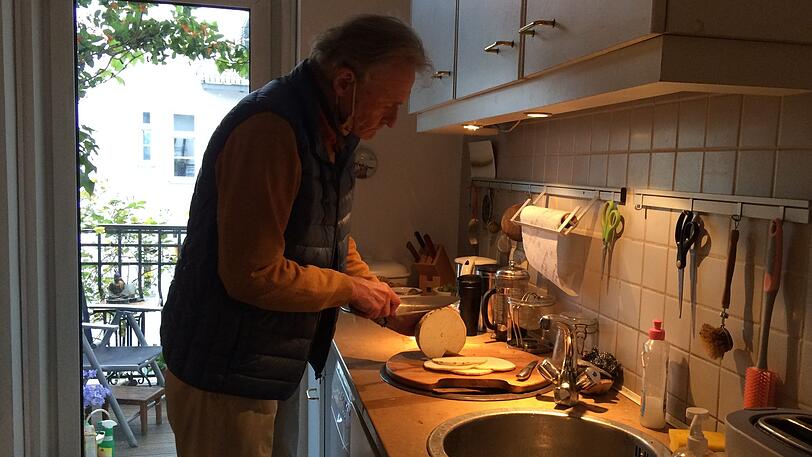 "Selleriewurzel, um dünne Schnitzel draus abzubraten mit Petersilie oder Bärlauch drüber." Andreas Gassner kocht leidenschaftlich gerne.