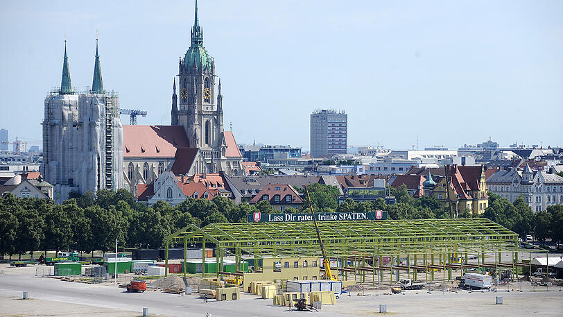 Offiziell beginnt der Aufbau der Wiesn-Zelte am 10. Juli &ndash; erste Gerüste stehen trotzdem jetzt schon auf der Theresienwiese.