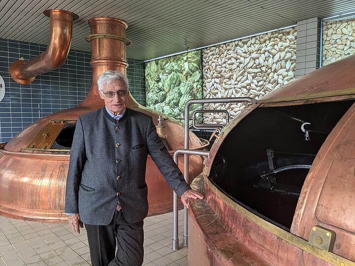 Luitpold Prinz von Bayern in der Brauerei.
