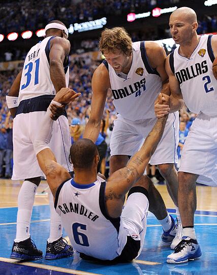 Dirk Nowitzki führt seine Dallas Mavericks zum dritten Sieg in der Best-of-Seven Serie. Die Mavs führen damit mit 3:2 gegen die Miami Heat.