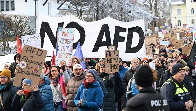3.500 Menschen kamen zum Protest gegen die AfD.