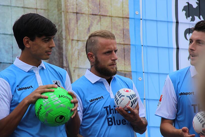 Weitere Bilder von der Präsentation der Zweitliga-Profis vom TSV 1860 München beim Löwen-Fanfest