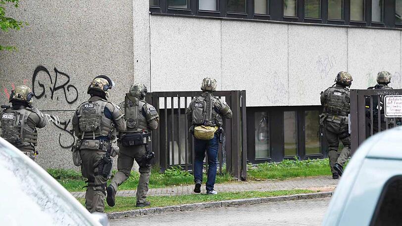 Das SEK auf dem Weg in die Elly-Heuss-Realschule