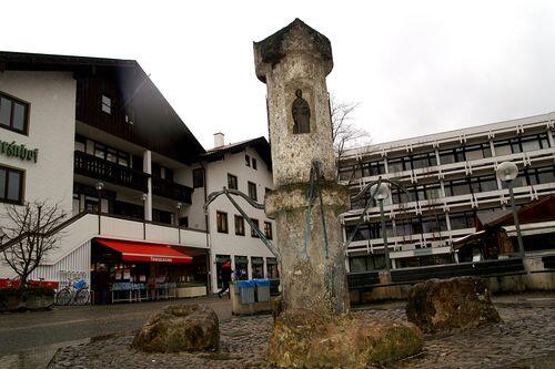 Der Grünwalder Rathausplatz