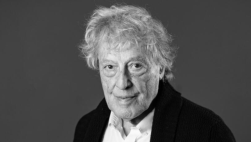 Tom Stoppard hat viele Theaterstücke und Drehbücher geprägt. Für seine Arbeit erhielt er zahlreiche Ehrungen und Auszeichnungen. Tom Stoppard hat viele Theaterstücke und Drehbücher geprägt. Für seine Arbeit erhielt er zahlreiche Ehrungen und Auszeichnungen.