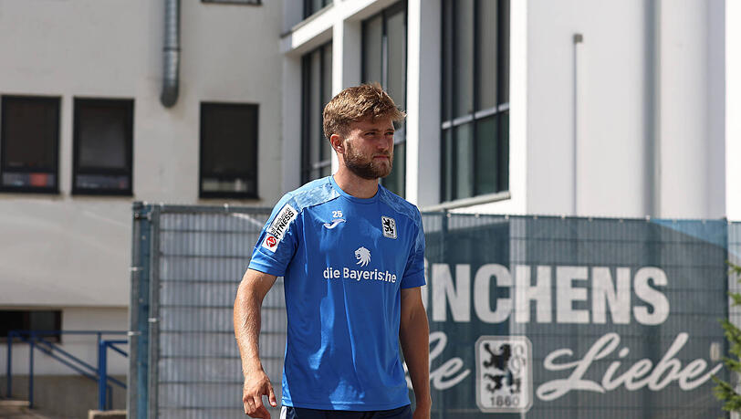 Ab sofort nicht mehr auf den Outfits des TSV 1860: Der Versicherer "die Bayerische". Ab sofort nicht mehr auf den Outfits des TSV 1860: Der Versicherer "die Bayerische".