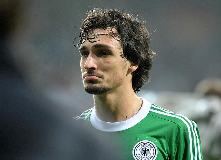 MATS HUMMELS: NOTE 4. Als Abwehrchef anstelle von Mertesacker aufmerksam, teils ohne Übersicht.