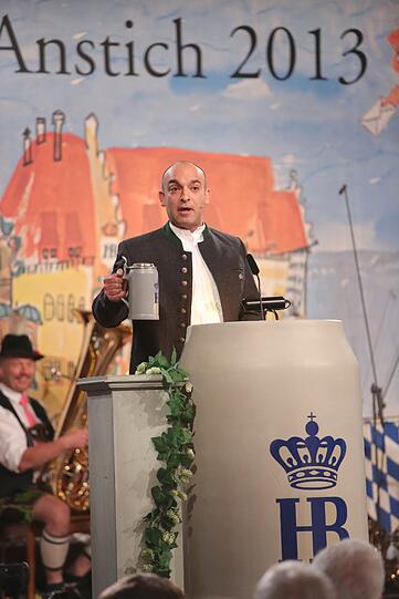 Django Asül bei seiner Rede